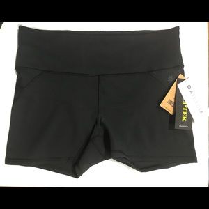 Athleta stealth shorts size Large